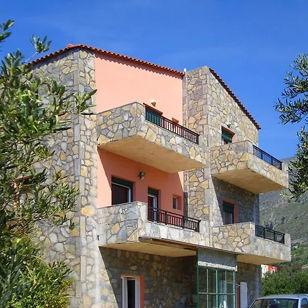 Apartament Faragi *